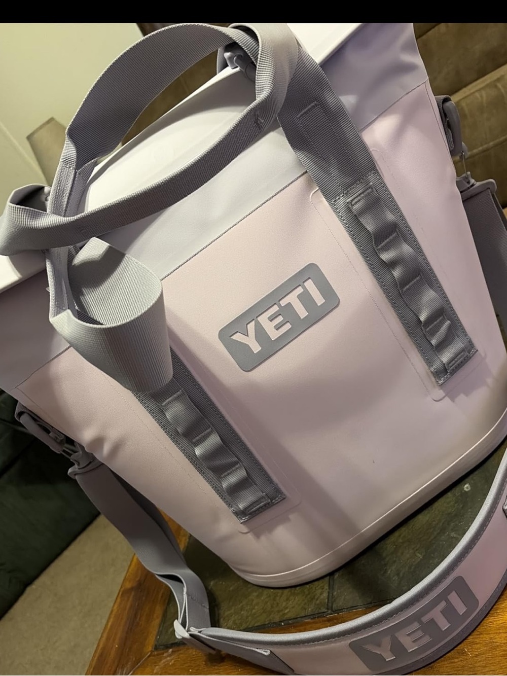 New YETI Pink & Gray Soft Tote Cooler Bag Hooper M Series & Mag Shield - Picture 5 of 5